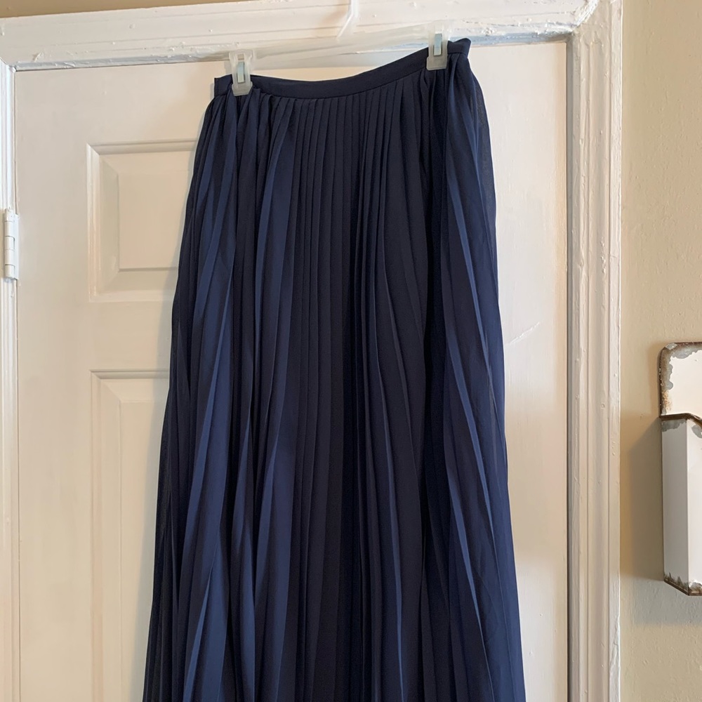 Dainty Jewell’s Pleated Skirt Navy - Picture 2 of 3